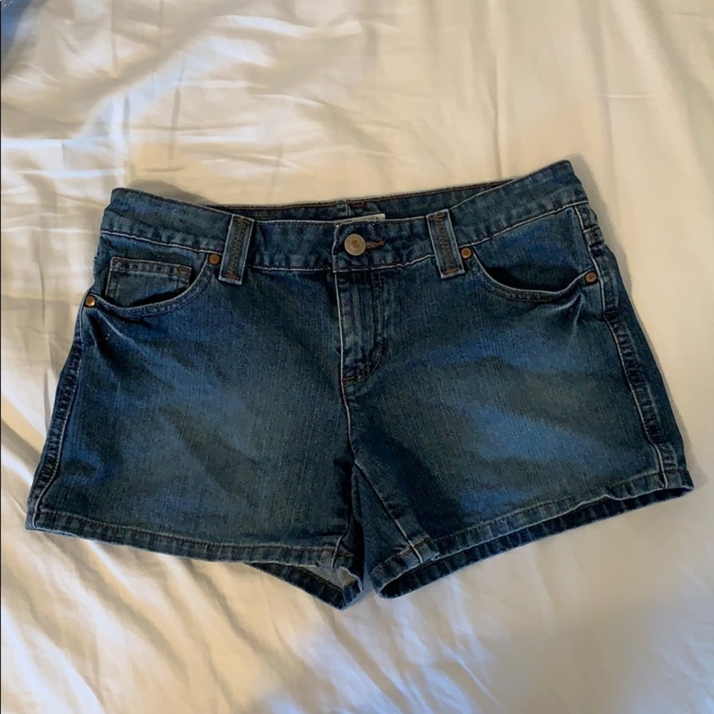 Tommy Hilfiger Medium-Dark Wash Denim Shorts